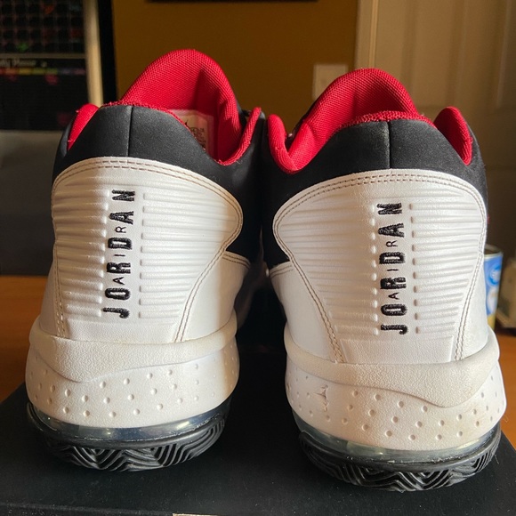 2021 Jordan Max Aura 2 white/black - Picture 3 of 8